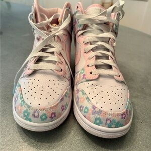 Nike Dunk High
Doernbecher Macey
